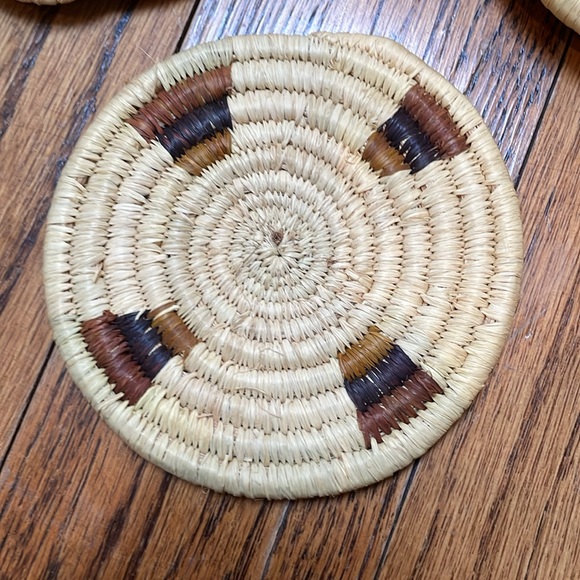 Set of 6 vintage Woven Coasters & lidded storage container beige browns - Picture 3 of 4